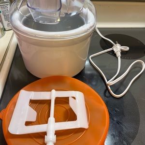 Pampered Chef Ice Cream Maker EUC